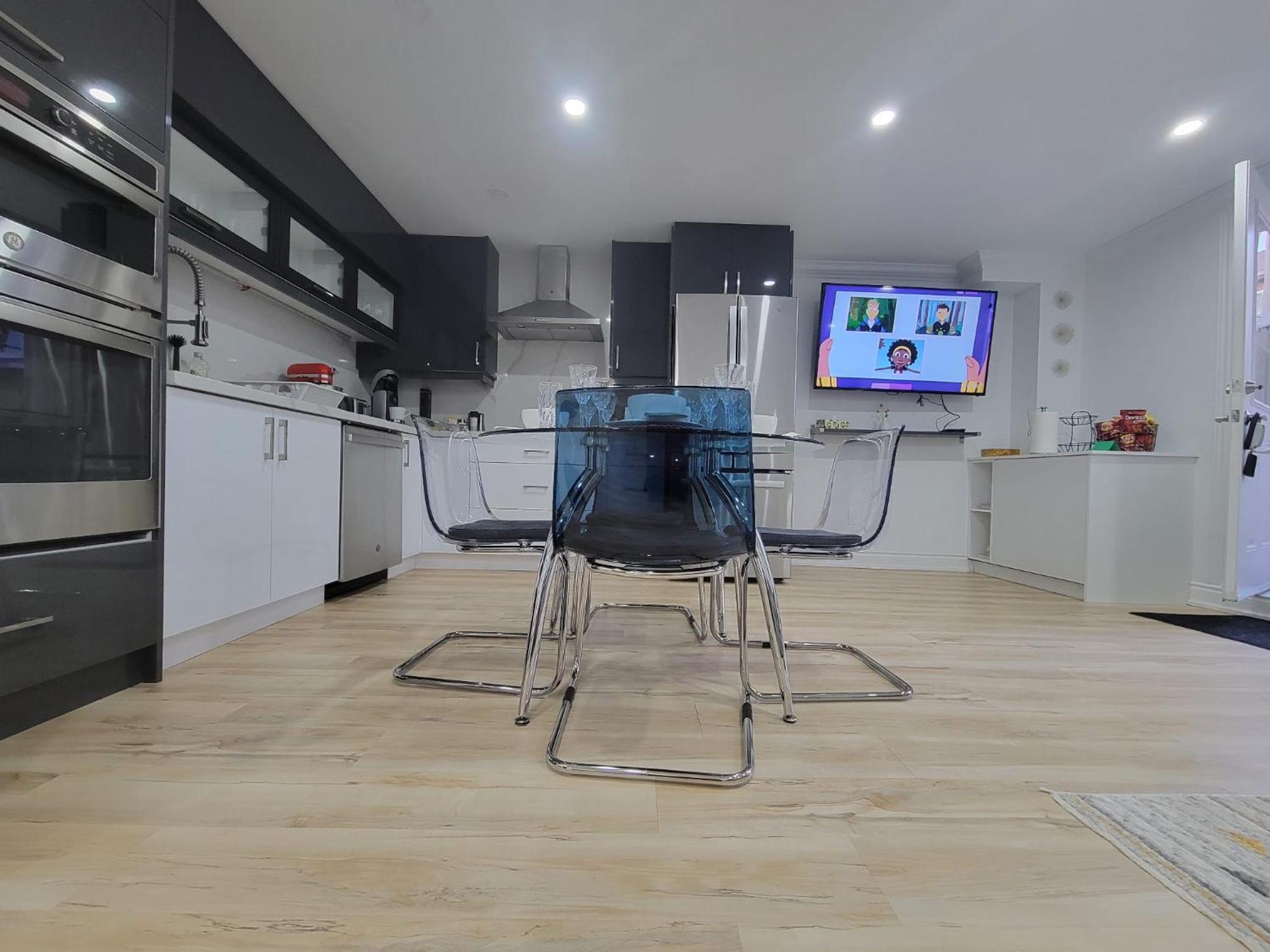 Modern Oasis In Richmond Hill, The Place For You! Appartement Buitenkant foto