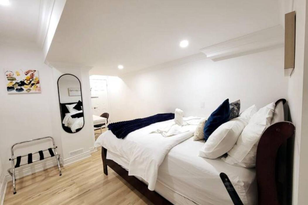 Modern Oasis In Richmond Hill, The Place For You! Appartement Buitenkant foto