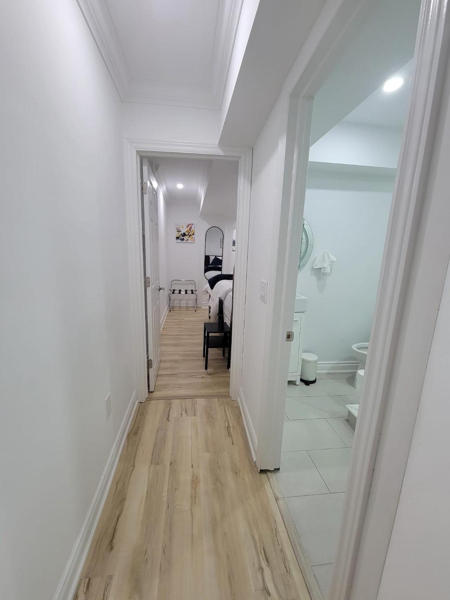 Modern Oasis In Richmond Hill, The Place For You! Appartement Buitenkant foto